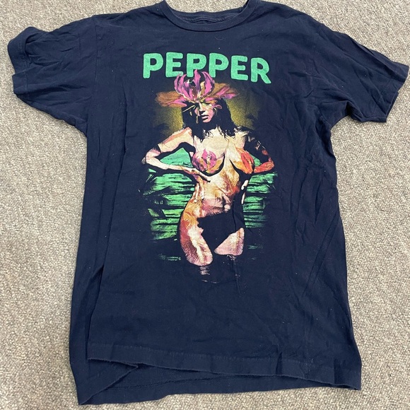 Other - Men’s Size Small Pepper 2014 Concert T-Shirt
